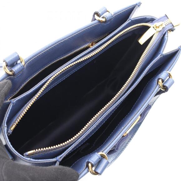 Salvatore Ferragamo Vara Ribbon Handbag, Leather, - Picture 3 of 8